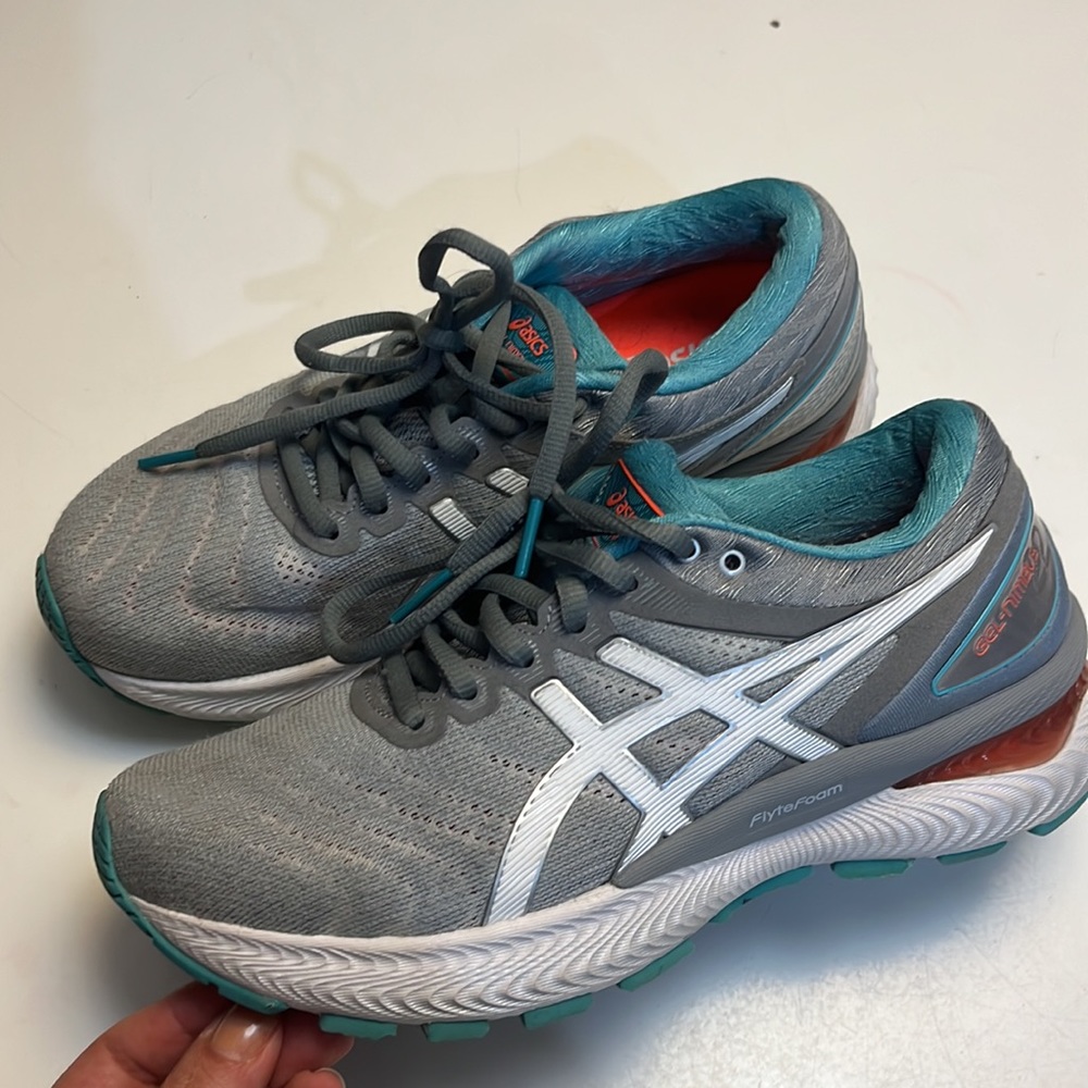 ASICS size 6 - Picture 2 of 5